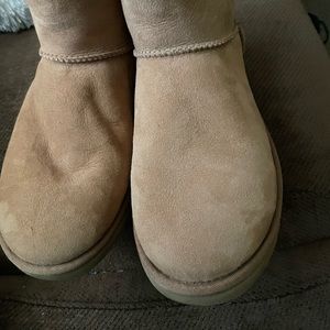 Ugg boots size W8